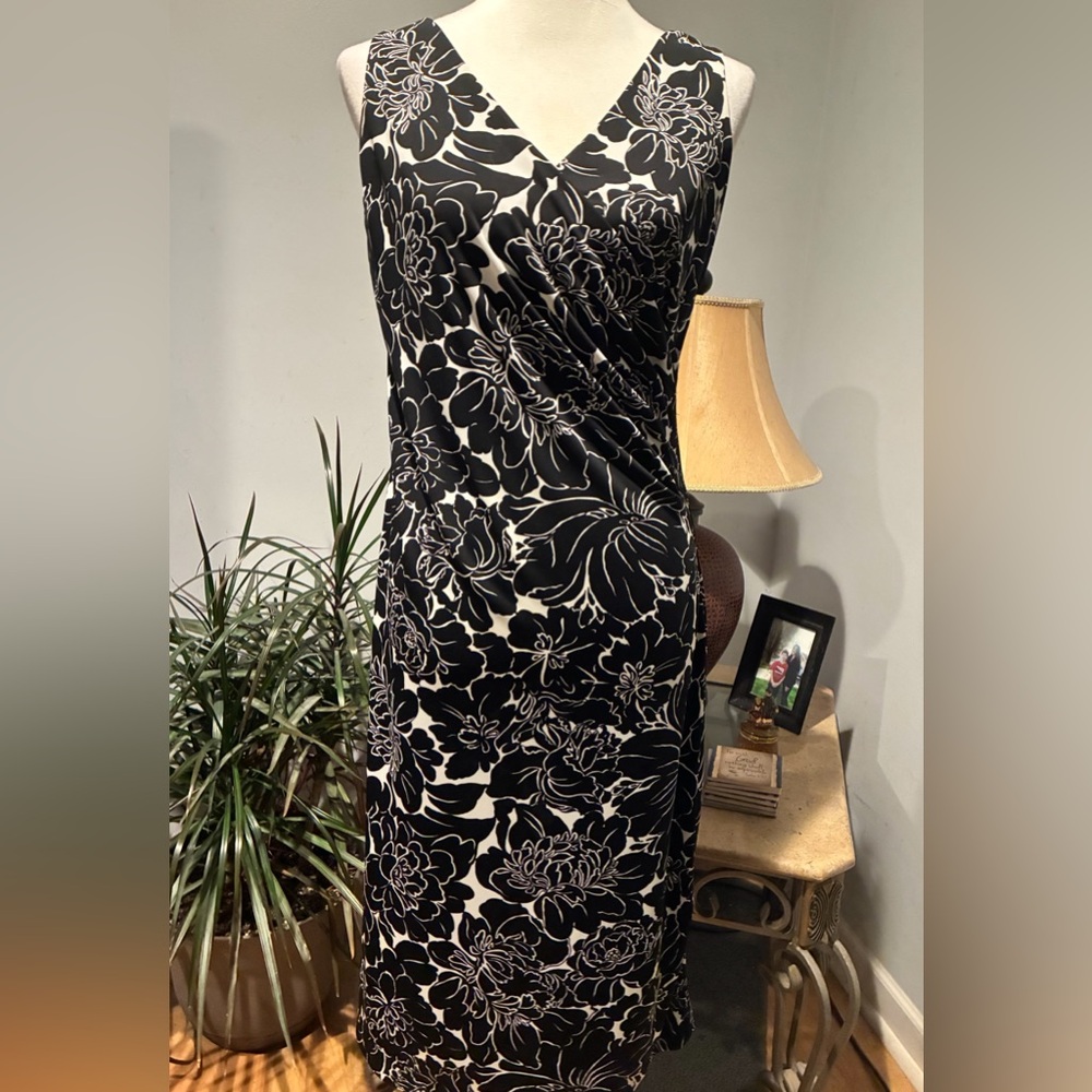 Lauren Ralph Lauren Black & White Floral Sheath Dress V Neckline Sleeveless Sz.M